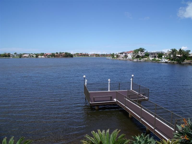 12 Lowanna Court, Mermaid Waters QLD 4218