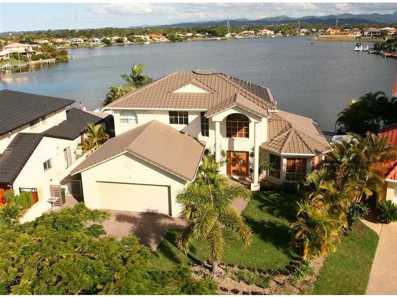 Clear Island Waters QLD 4226