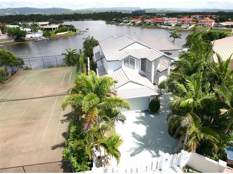 18 Tortuga Place, Clear Island Waters QLD 4226