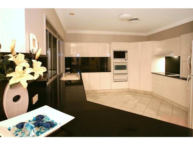 18 Tortuga Place, Clear Island Waters QLD 4226