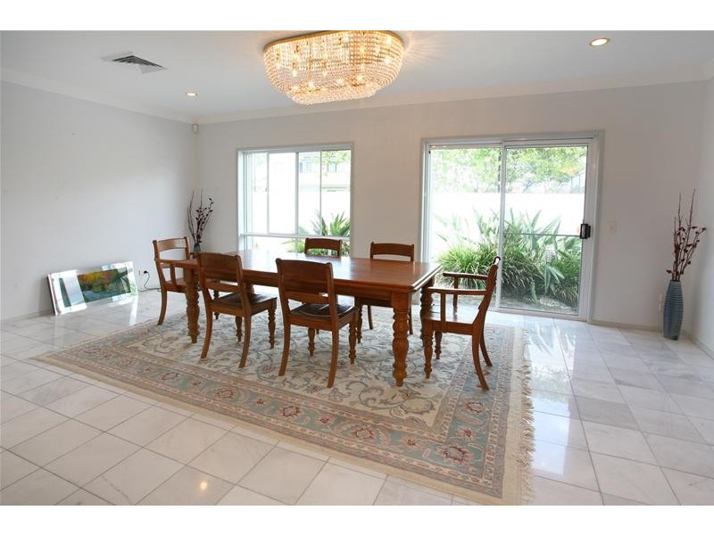 18 Tortuga Place, Clear Island Waters QLD 4226
