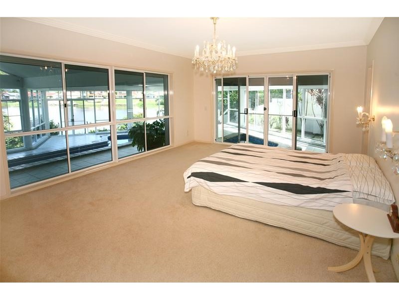 18 Tortuga Place, Clear Island Waters QLD 4226