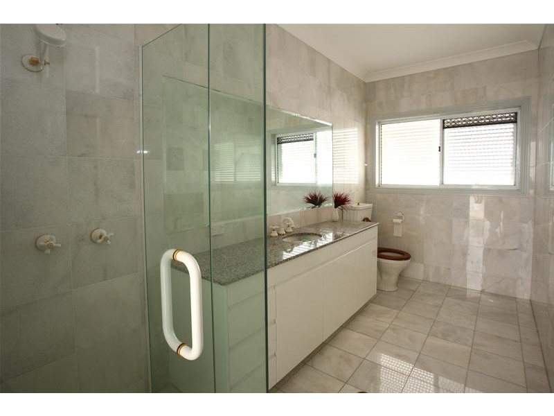 18 Tortuga Place, Clear Island Waters QLD 4226