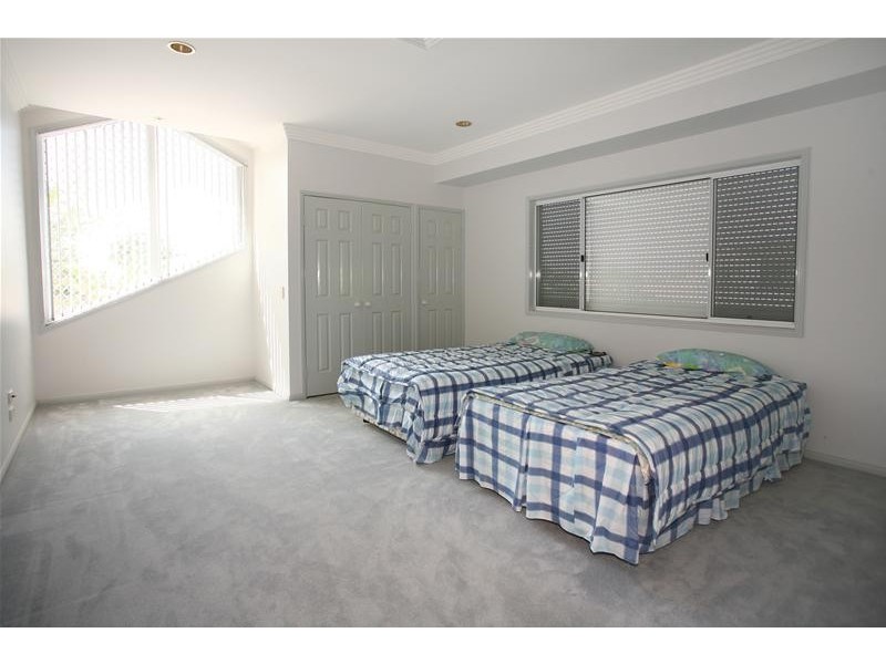18 Tortuga Place, Clear Island Waters QLD 4226