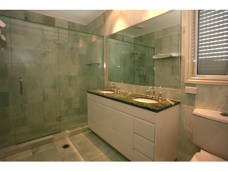 18 Tortuga Place, Clear Island Waters QLD 4226