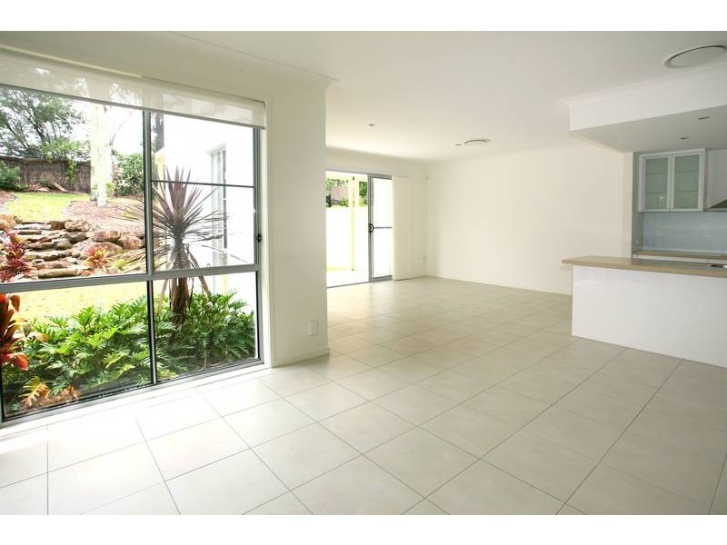 1012 Lakeview Terrace, Benowa QLD 4217