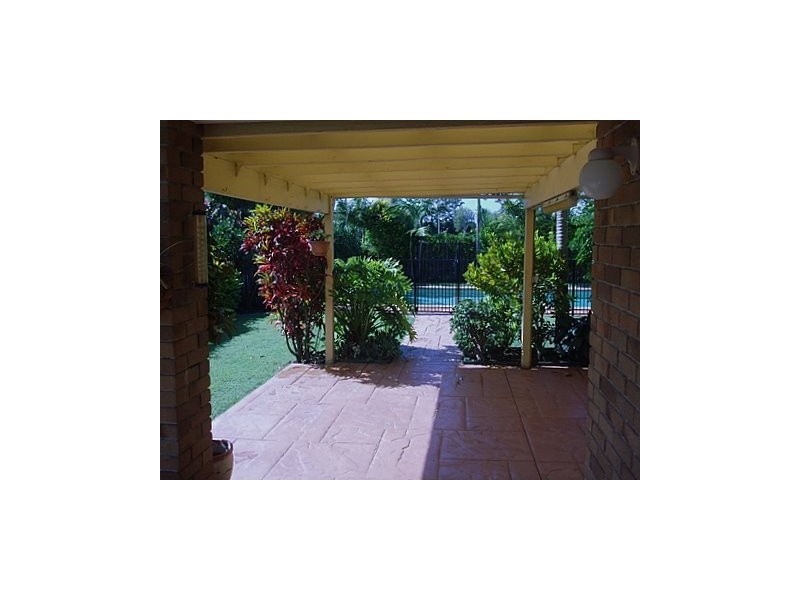 27 Port Jackson Boulevard, Clear Island Waters QLD 4226