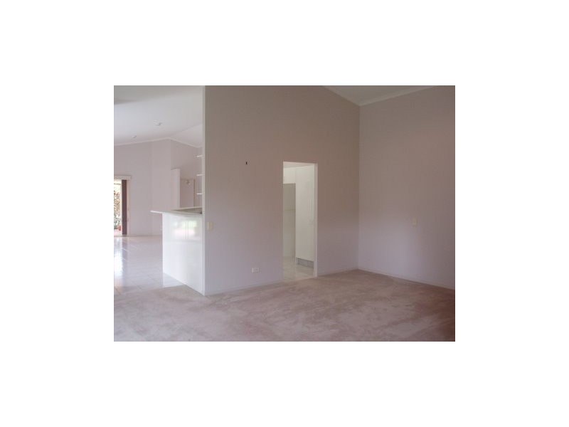 27 Port Jackson Boulevard, Clear Island Waters QLD 4226