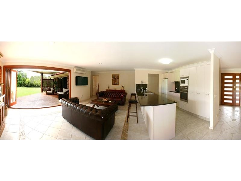 13 Port Jackson Boulevard, Clear Island Waters QLD 4226