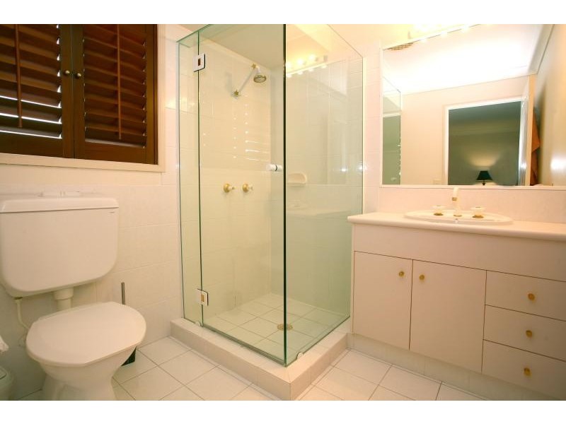 13 Port Jackson Boulevard, Clear Island Waters QLD 4226