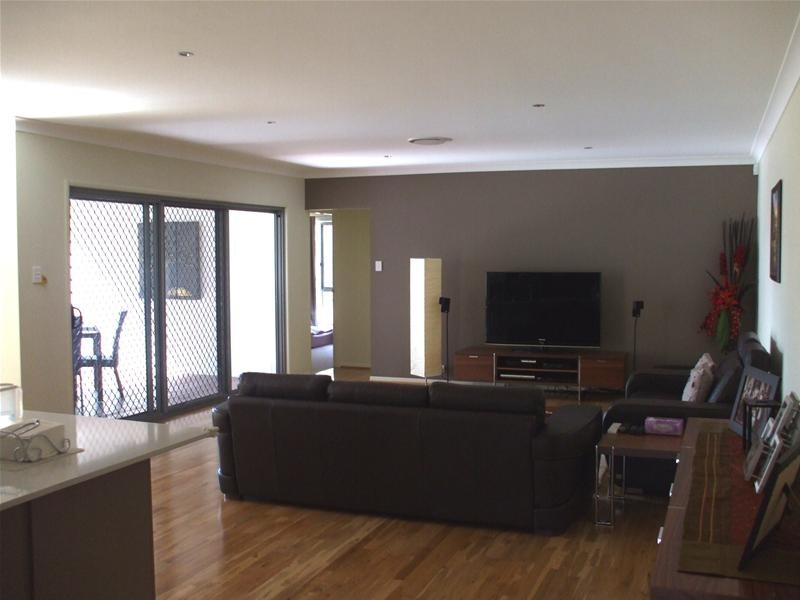 2/18 Heights Drive, Robina QLD 4226