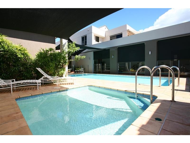 12-14 Meadowview Drive, Carrara QLD 4211