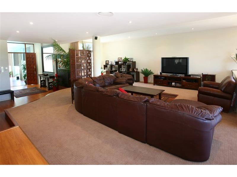 12-14 Meadowview Drive, Carrara QLD 4211