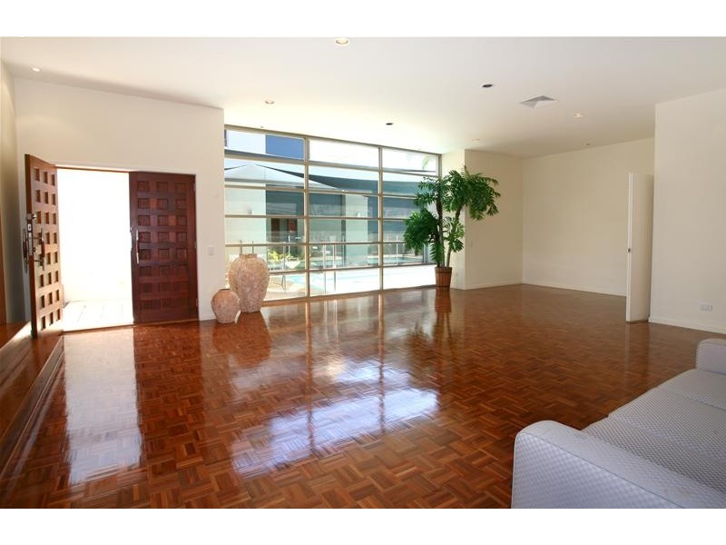 12-14 Meadowview Drive, Carrara QLD 4211