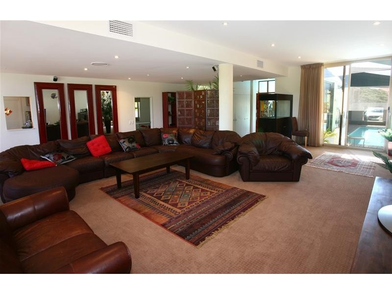 12-14 Meadowview Drive, Carrara QLD 4211