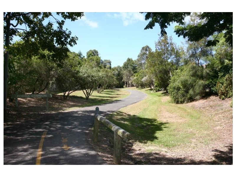 36 Yarraville Street, Robina QLD 4226