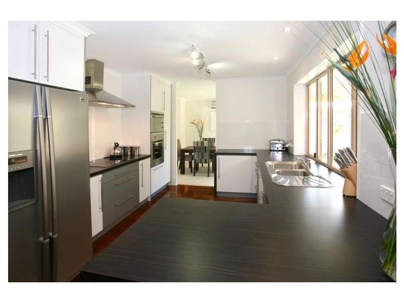 36 Yarraville Street, Robina QLD 4226