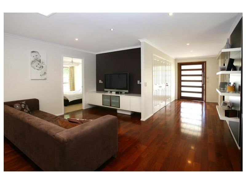 36 Yarraville Street, Robina QLD 4226