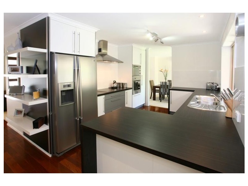 36 Yarraville Street, Robina QLD 4226