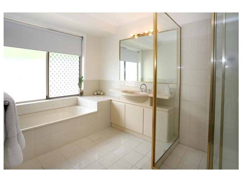 36 Yarraville Street, Robina QLD 4226