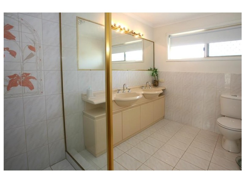 36 Yarraville Street, Robina QLD 4226