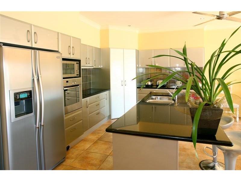 16 The Inner Circle 145 Palm Meadows Drive, Carrara QLD 4211