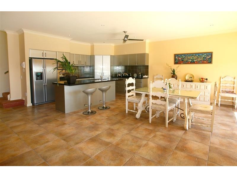 16 The Inner Circle 145 Palm Meadows Drive, Carrara QLD 4211