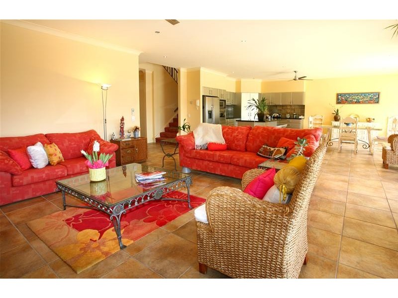 16 The Inner Circle 145 Palm Meadows Drive, Carrara QLD 4211