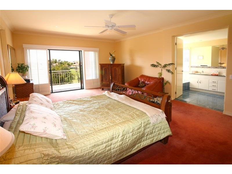 16 The Inner Circle 145 Palm Meadows Drive, Carrara QLD 4211