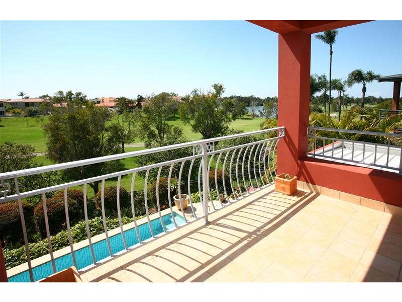 16 The Inner Circle 145 Palm Meadows Drive, Carrara QLD 4211