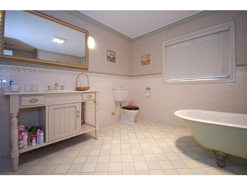 18 Kirralee Drive, Robina QLD 4226