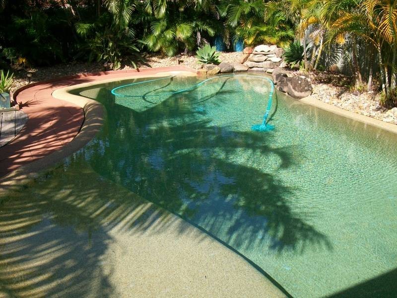 8 Bribie Court, Mermaid Waters QLD 4218