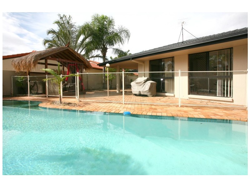 27 Santabelle Crescent, Clear Island Waters QLD 4226