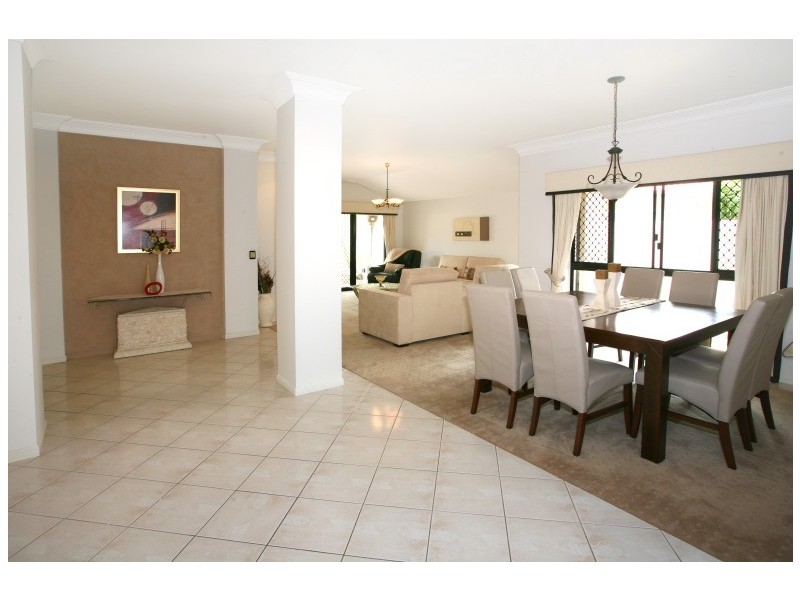 27 Santabelle Crescent, Clear Island Waters QLD 4226