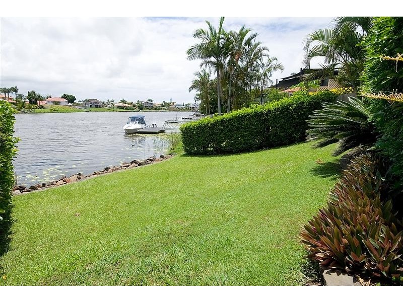 Clear Island Waters QLD 4226