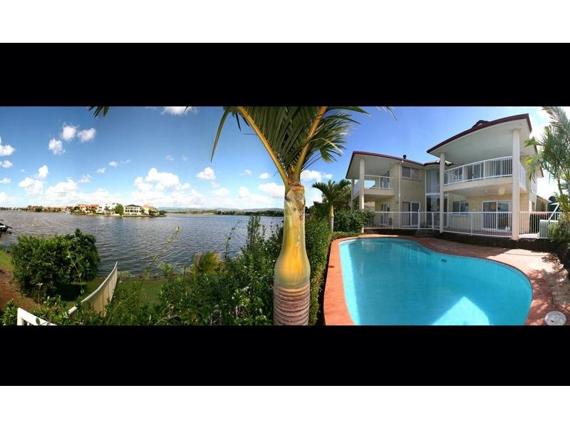 Clear Island Waters QLD 4226