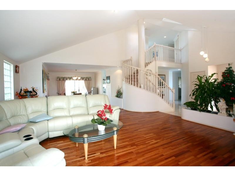 Clear Island Waters QLD 4226