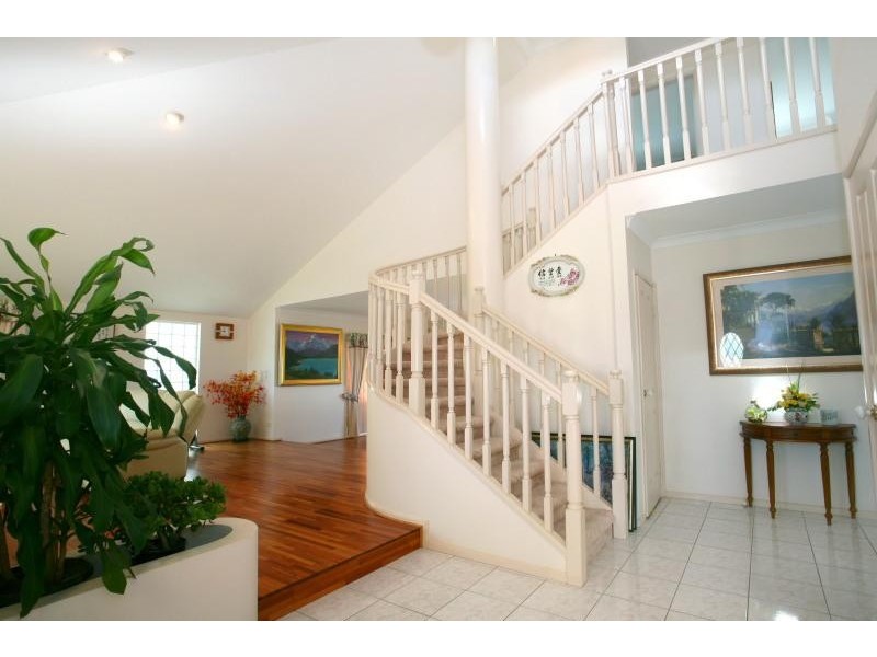 Clear Island Waters QLD 4226