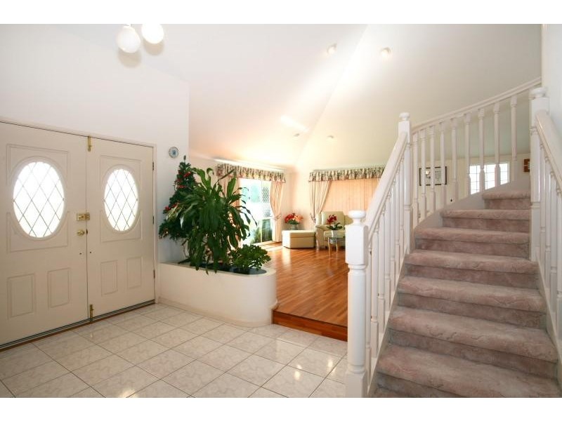 Clear Island Waters QLD 4226