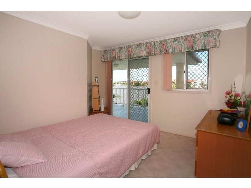 Clear Island Waters QLD 4226