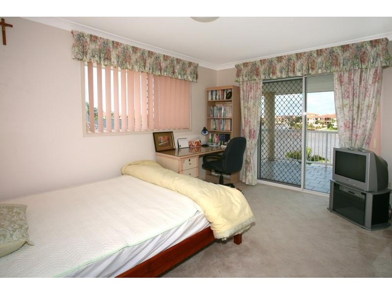 Clear Island Waters QLD 4226