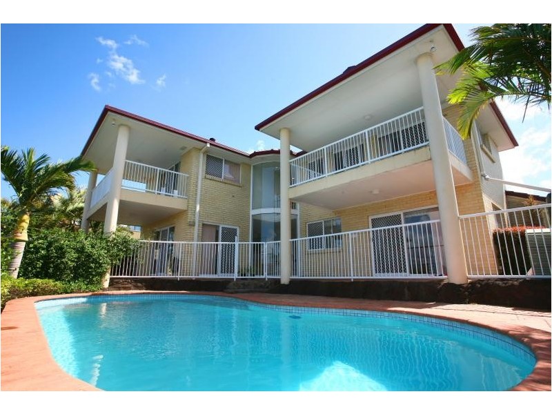 Clear Island Waters QLD 4226