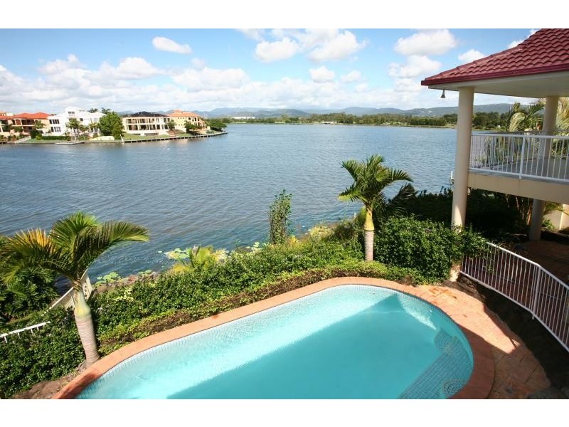 Clear Island Waters QLD 4226