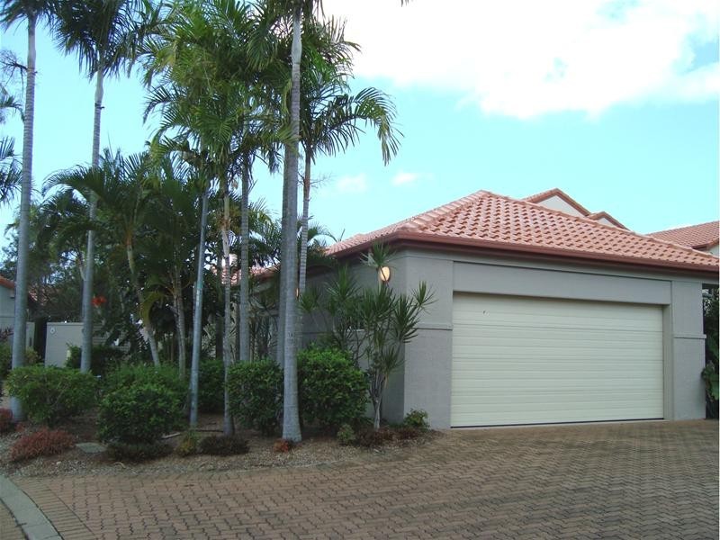 33/24 Ron Penhaligon Way, Robina QLD 4226