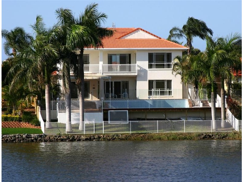 Clear Island Waters QLD 4226