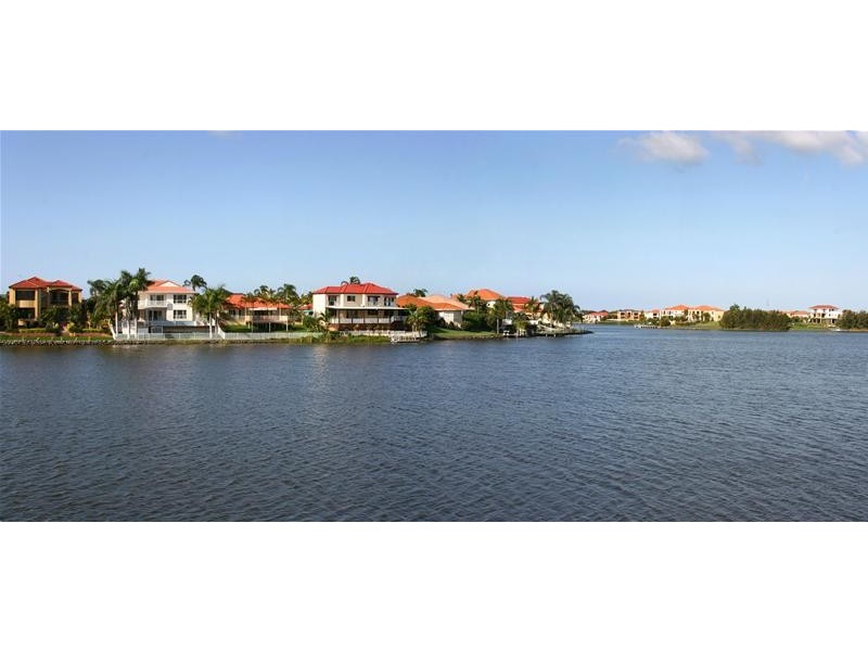 Clear Island Waters QLD 4226