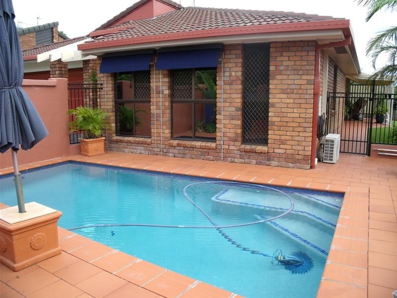 237 Ron Penhaligon Way, Robina QLD 4226