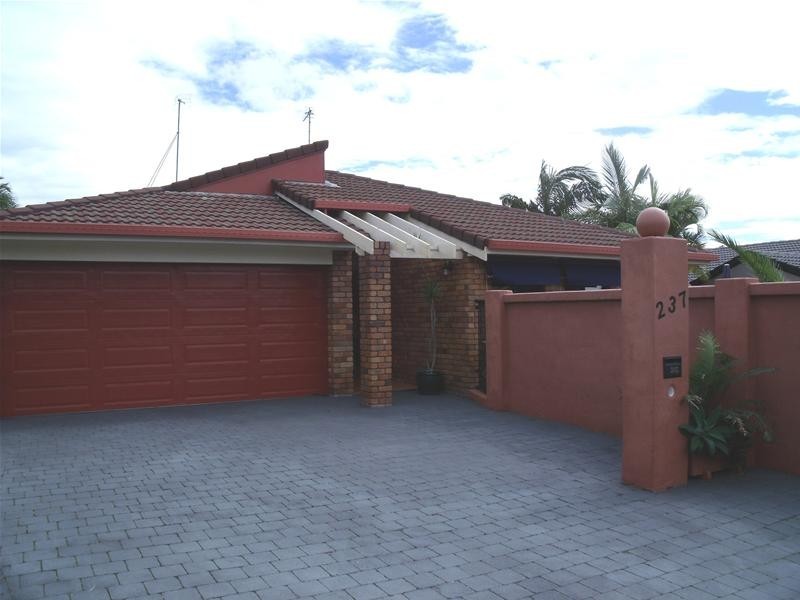 237 Ron Penhaligon Way, Robina QLD 4226