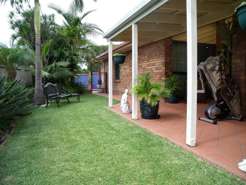 237 Ron Penhaligon Way, Robina QLD 4226