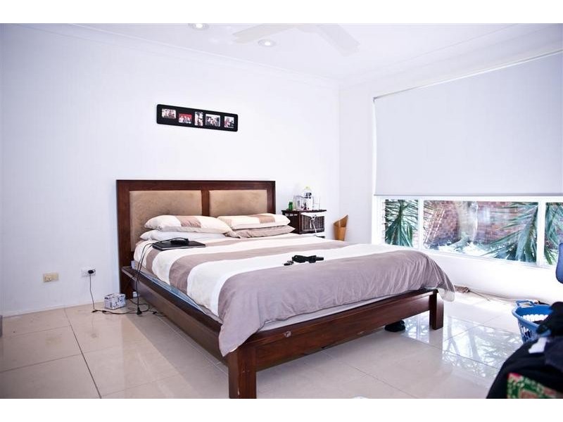 11 PENINSULA COURT, Mermaid Waters QLD 4218